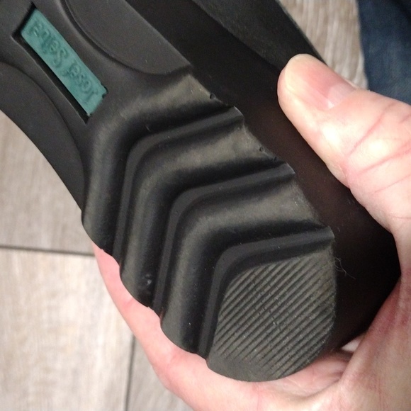 Josef Seibel black elastic and leather loafers. Mint condition. Size 10.5 - Picture 10 of 12